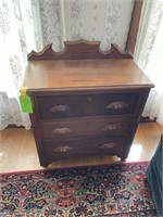 antique walnut 3 leaf pull drawer chest of drawers