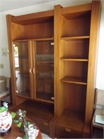 CURIO CABINET WITH CONNECTED SIDE SHELVING