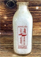 Vintage 1 Quart Catawba Milk Dairy Jar