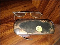 2 Pairs of Old Glasses & Case