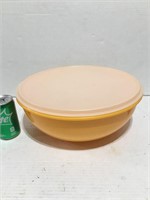13" Tupperware Vintage USA Made With Lid