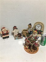 mix figurines Christmas clock