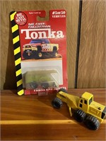 2 Tonka Toys