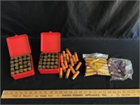 Lot of vintage shotgun shells, see photos