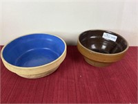 2 stoneware bowls.