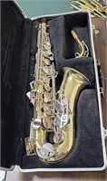 Selmer Bundy II Saxophone w/Case