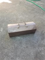 Vintage Powr-Kraft 21-in metal tool box with