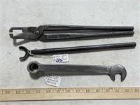 Wrenches- Stevens Universal Joint Tongs, K.R.
