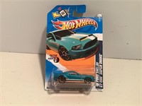 Hot wheels 10 Ford Shelby GT – 500 super snake