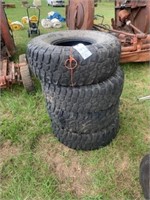 (4) 35x12.50-R15 tires