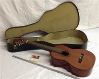 F6) GUITAR WITH PACK OF MARTIN GUITAR STRINGS