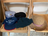 5 Hats (hallway)