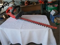 B & D 22" Electric Hedge Trimmer - works