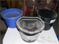 Feed / Utility Buckets - Lot of 3
