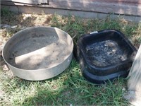Feed / Utility Pan & Vintage Round Metal Cook Pan
