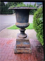 cast iron urn w/iron base