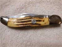 Two bladed folding knife