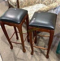 Pair of bar stool chairs - black vinyl square