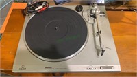 Techniques brand turntable w/the cables. Not