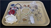 Tray lot of costume jewelry - necklaces with