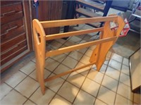 Wood Quilt Rack - 33"Wx9"Dx32"H