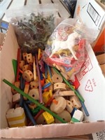 Box w/ Tinker Toys & Poly Soldiers