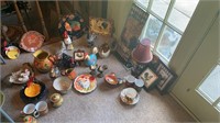 Rooster Items, Rooster Pictures and Small Lamp