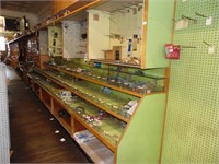 STORE FIXTURE TIERED DOWN WITH GLASS, MAPLE