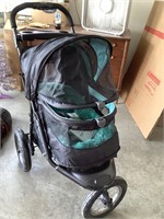 Pet gear running stroller like new condition over