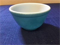 Vintage blue Pyrex 6 inch bowl