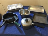 Miscellaneous kitchen cookware, bakeware, and