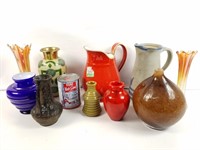 Vases et pichets en verre, céramique, métal