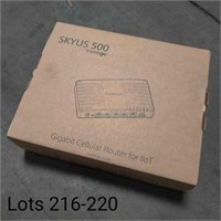 Inseego Skyus300 LTE-A Pro Gigabit Cellular Router