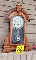 mantle clock with key