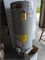 NEW AMERICAN PROLINE COMMERCIAL  WATER HEATER