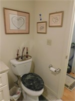 BATHROOM LOT, RUGS, PICTURES & DECORATIONS