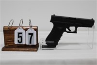 Glock Model 17 9MM Pistol #UHF814