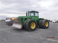 1982 John Deere 8650 4WD  Tractor w/ Push Blade