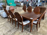 TOMMY BAHAMA STYLE TABLE W/8 CHAIRS