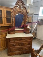 Excellent Victorian walnut marble dresser & mirror