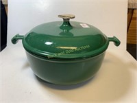 Le Creuset number 23 covered pan