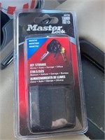 Master Lock Magnetic Hide a Key Holder NEW