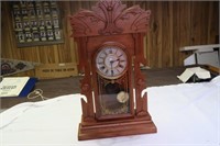 New Haven Gingerbread clock w/key