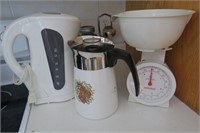 kitchen scales, elec. Kettle, Corningware coffee