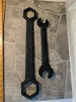 Large Vintage Wrench's, no marks, may have been