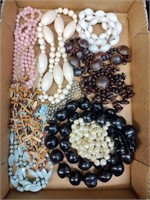 BEADED NECKLACE  LOT