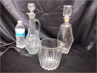 2 CLEAR GLASS DECANTERS / MINI ICE BUCKET