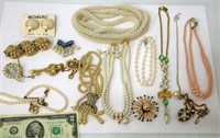 Vintage Faux Jewelry w Rhinestones, Brooches +