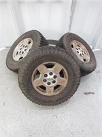 (4) Chevy Atturo Trail Blade X/T LT285/70R17 Tires
