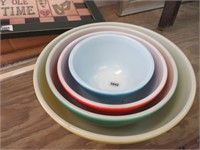 Set of 4 Vintage Pyrex Glass Bowls